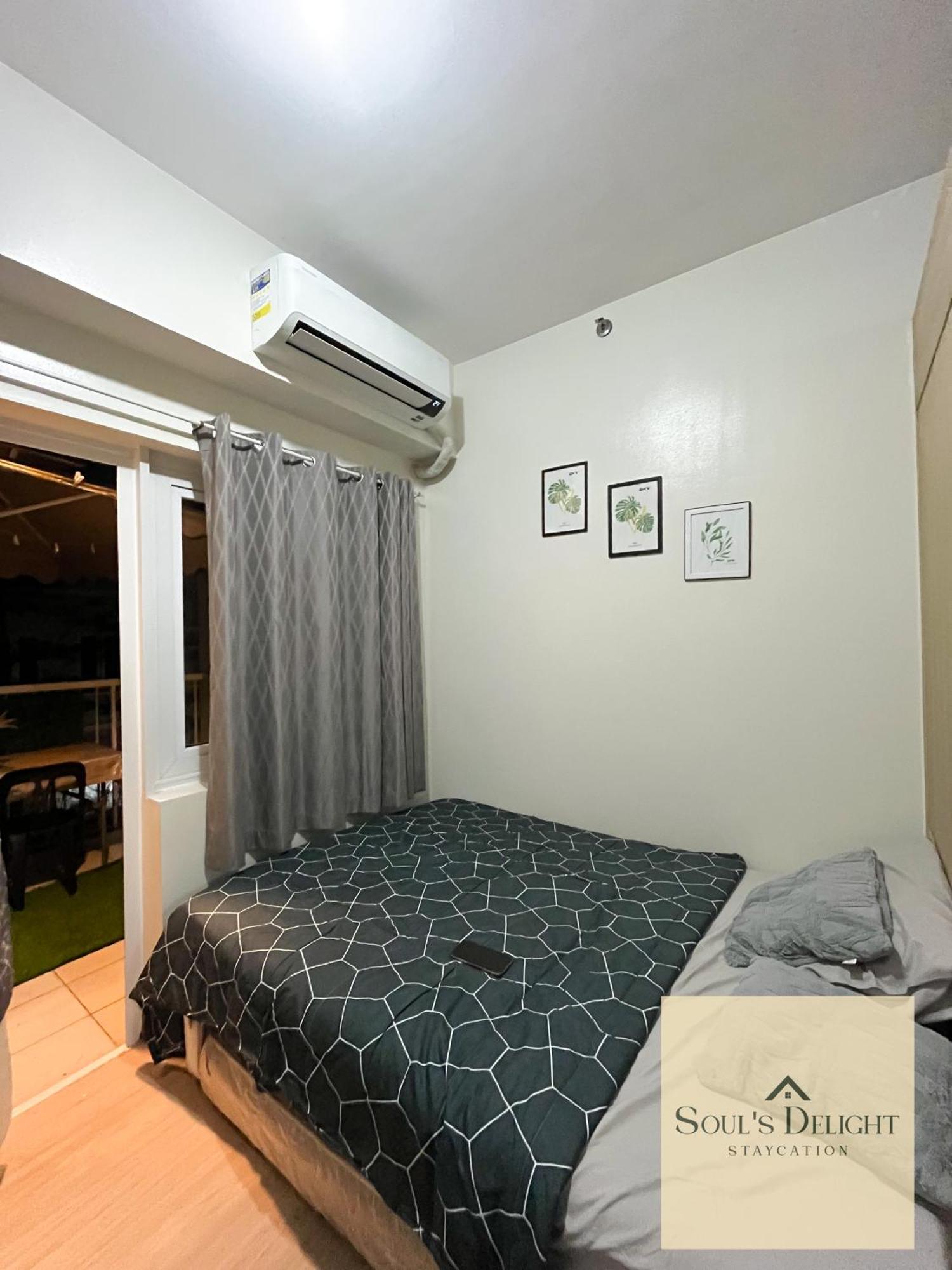 A Peaceful Condotel With Balcony At Qc Apartment Manila