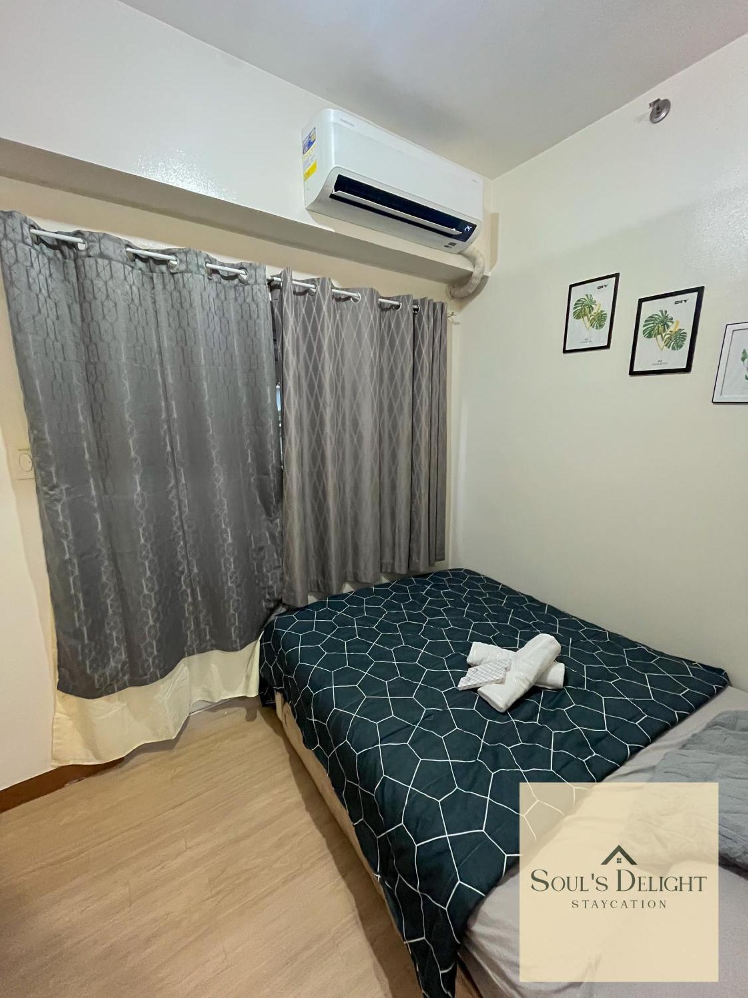 A Peaceful Condotel With Balcony At Qc Apartment