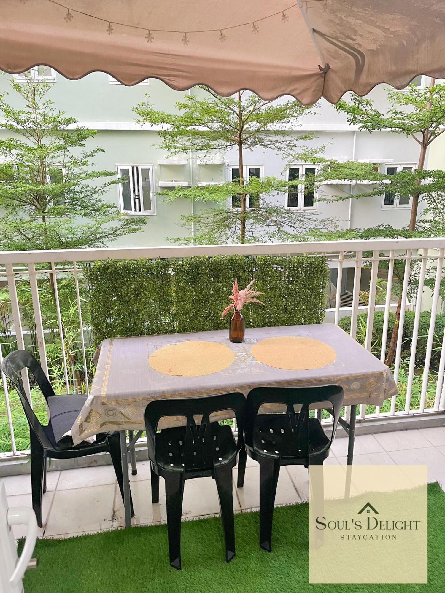 A Peaceful Condotel With Balcony At Qc Apartment